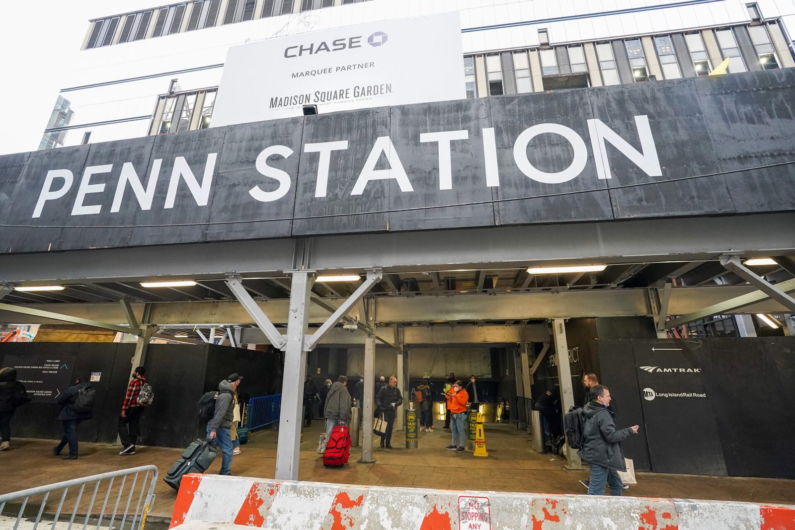 Let Penn Station live Why I celebrate NYC’s ugly, overcrowded and