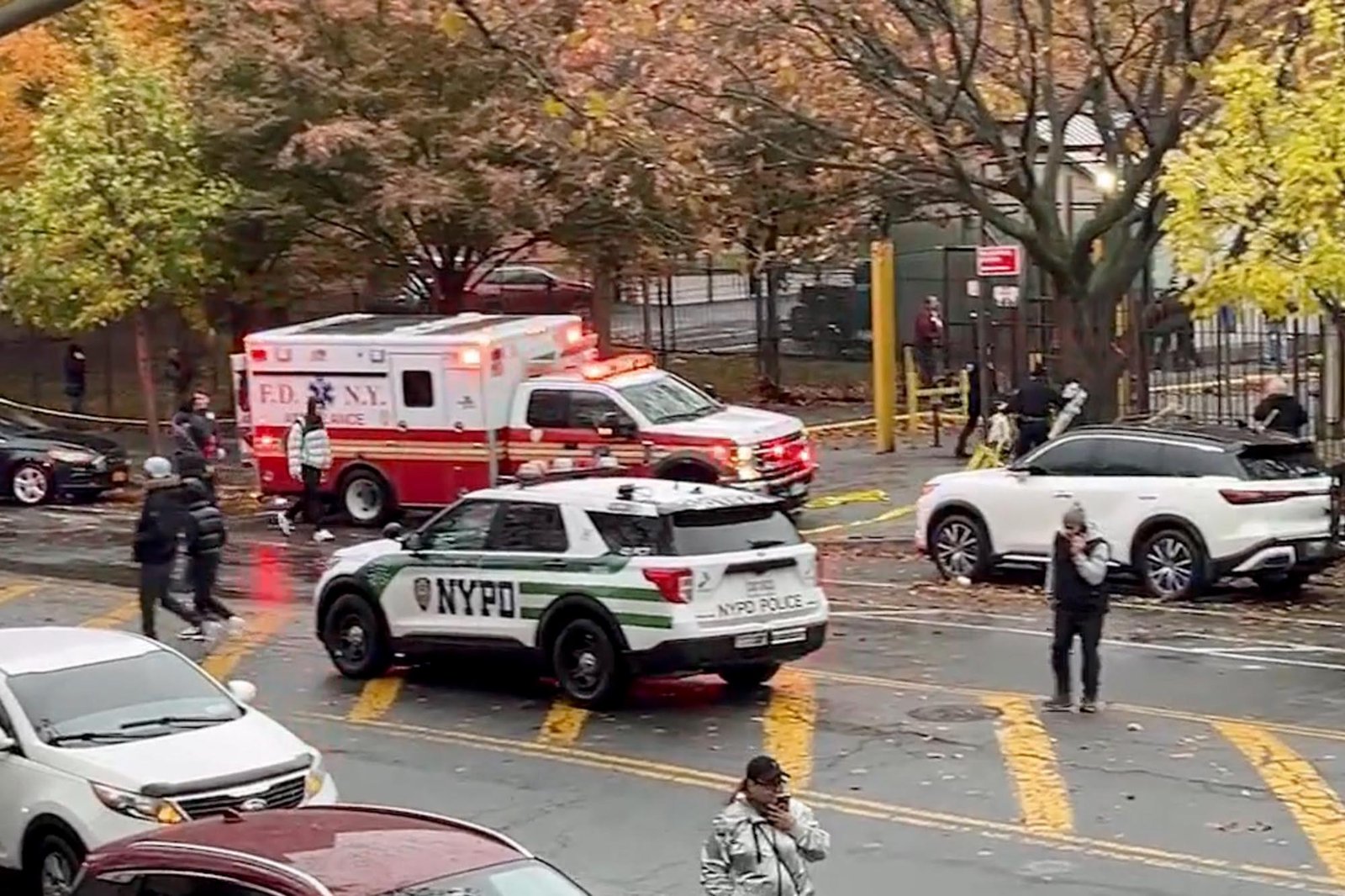 Gunfire erupts, man shot by NYPD during dispute over firearm in Bronx ...