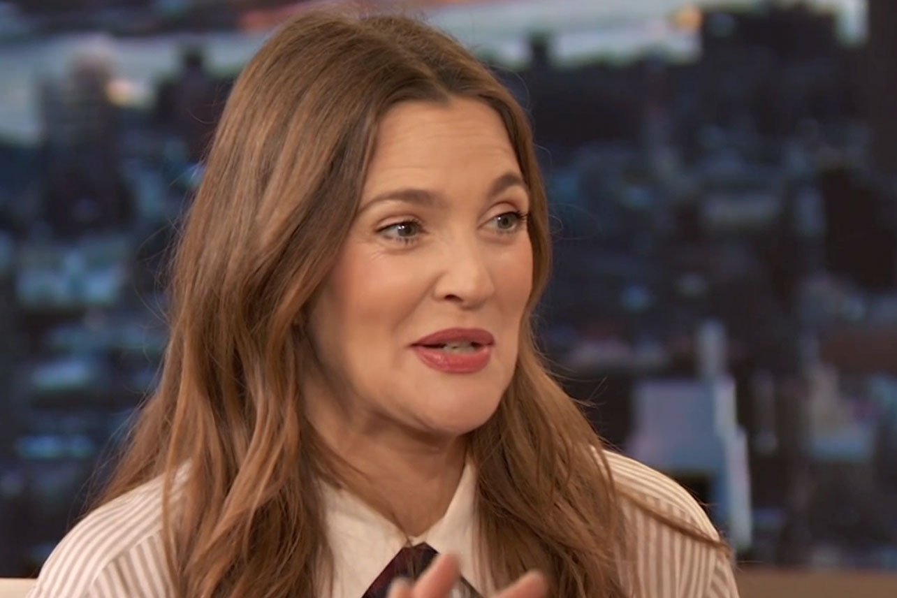 Drew Barrymore Admits She S Gone Barefoot On A Plane Sometimes We All