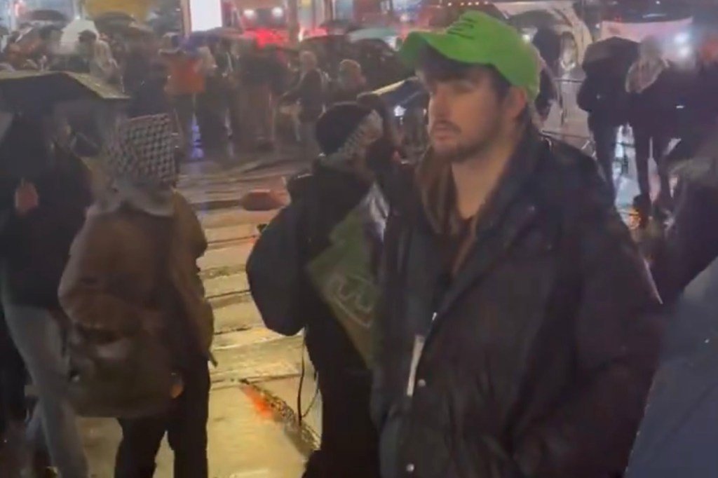 Anti-Israel protesters disrupt Columbia event featuring Israeli ...