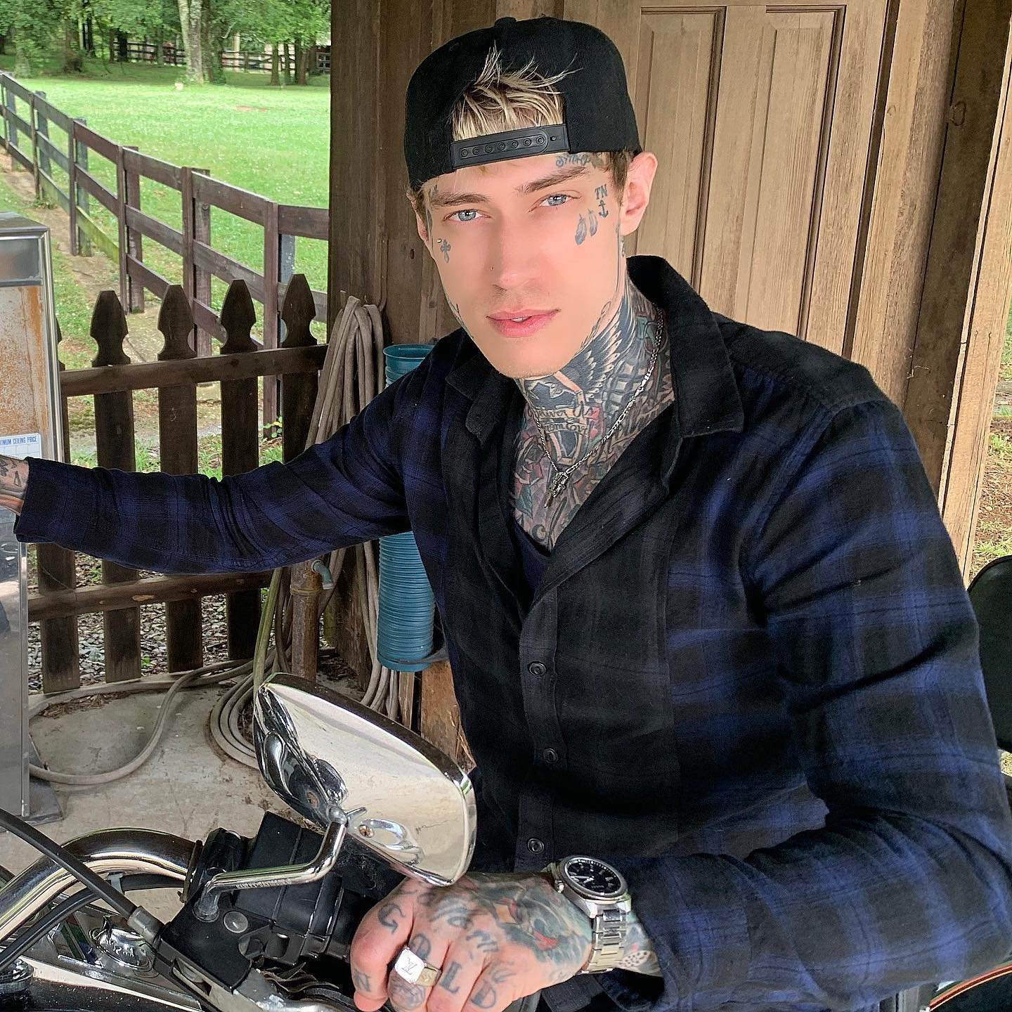 Trace Cyrus calls out brother Braison for insisting dad Billy Ray is