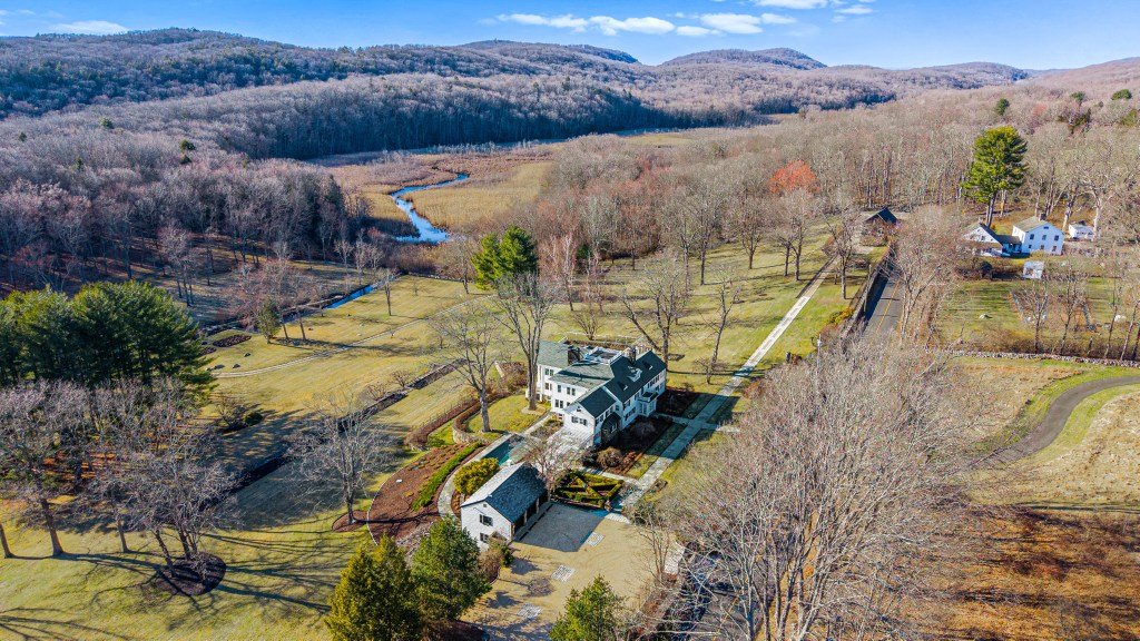 Stunning Connecticut country retreat once owned by Broadway legend ...