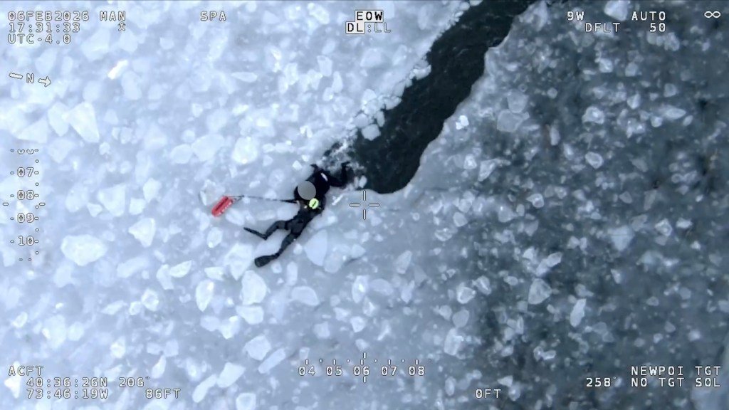 3 men rescued by NYPD after falling through ice in waters off NYC ...