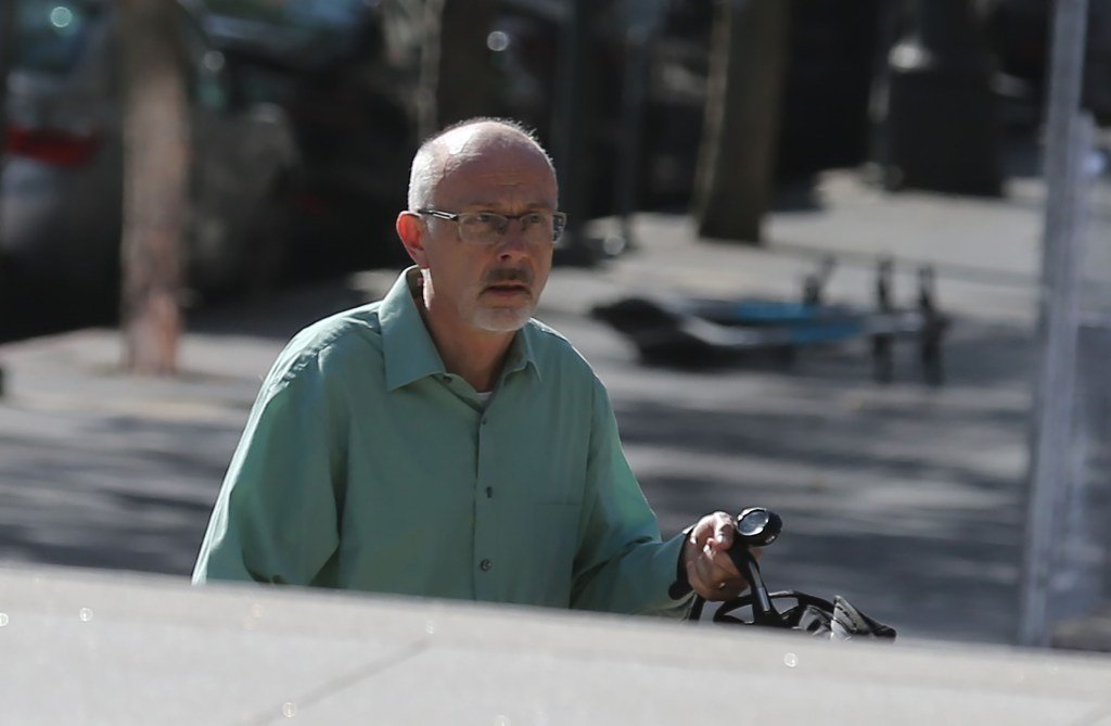Man accused of setting Palisades fire has one of his few supporters ...