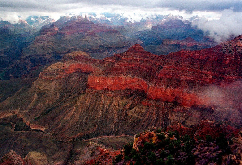 Canyon Rising 3 hikers die of suspected heat-related illness during rising ...