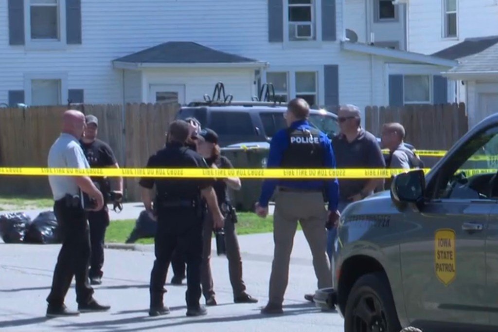 Iowa man suspected of shooting 6 relatives before turning gun on ...